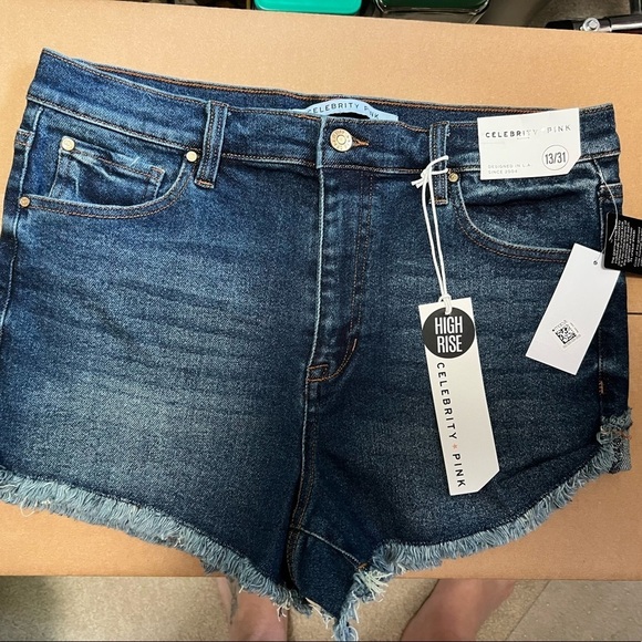 Celebrity Pink Pants - NWT women’s Celebrity Pink‎ jean shorts 13/31 new